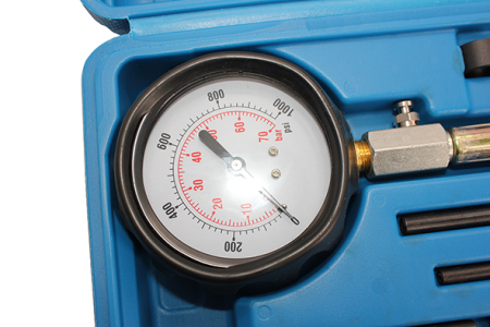 AE&T Компрессометр дизельный 0-1000PSI и 0-70атм с адаптерами для дизелей